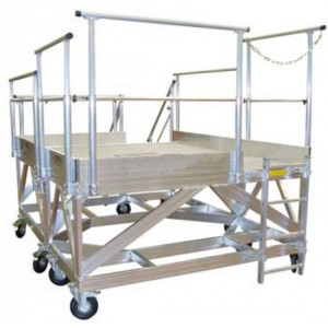 Escabeau d'accès train d'atterrissage - Plateforme mobile et sur mesure.
