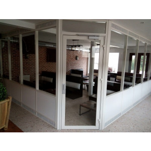 https://www.techni-contact.site/ressources/images/produits/merchandising/espace-fumoir-pour-bar-11357627-1.jpg - Sur mesure