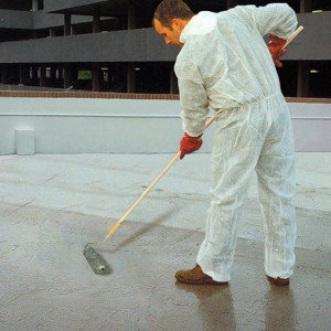 Peinture imperméable et antidérapante pour toiture -  L'Etanch'toit est une peinture d'étanchéité et antidérapante à base de solvant renforcé avec des fibres