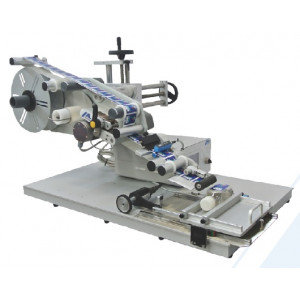 https://www.techni-contact.site/ressources/images/produits/merchandising/etiqueteuse-semi-automatique-73874515-1.jpg - Largeur maximale des étiquettes de 200/300 mm