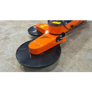 https://www.techni-contact.site/ressources/images/produits/merchandising/faucheuse-sous-cloture-tractee-44442227-1.jpg - 2 têtes pivotantes avec 4 fils interchangeables
