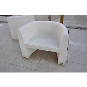 Fauteuil urbain en béton - Longueur : 960 mm - Assise : 720 mm - A poser ou à ancrer avec tiges métalliques