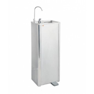 https://www.techni-contact.site/ressources/images/produits/merchandising/fontaine-a-eau-en-inox-a-pedale-39184372-1.jpg - Inox - Capacité d’eau froide: 25 l/h. Entre 6ºC et 10ºC