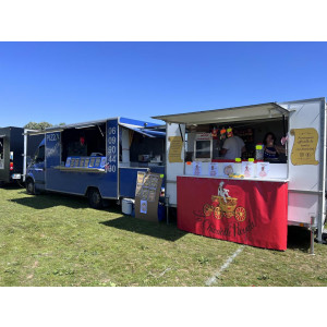 https://www.techni-contact.site/ressources/images/produits/merchandising/food-truck-traiteur-84653671-1.jpg - Solution clé en main pour tous vos événements