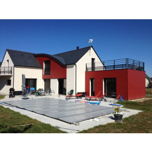 https://www.techni-contact.site/ressources/images/produits/merchandising/garde-corps-avec-barreaux-et-tole-perfore-23371332-1.jpg - En Aluminium/ Dimensions sur mesure
