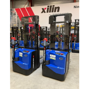 https://www.techni-contact.site/ressources/images/produits/merchandising/gerbeur-electrique-a-double-levee-charge-1-6-t-mat-triplex-4-800-mm-56523521-1.jpg - Charge : 1,6 T