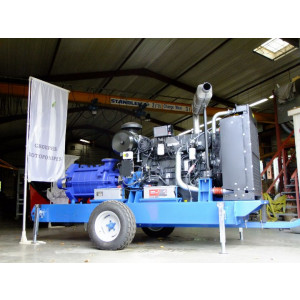 https://www.techni-contact.site/ressources/images/produits/merchandising/groupe-motopompe-d-irrigation-tractable-49651143-1.jpg - Disponible avec insonorisation