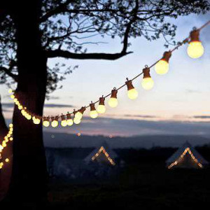 https://www.techni-contact.site/ressources/images/produits/merchandising/guirlande-guinguette-led-couleur-blanc-chaud-de-5-a-50m-de-8-a-80-ampoules-culot-e27-protection-ip44-74592771-1.jpg - De 5 à 50m - De 8 à 80 ampoules