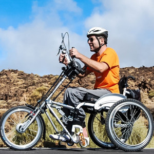 https://www.techni-contact.site/ressources/images/produits/merchandising/handbike-tout-terrain-71315691-1.jpg - 7 vitesses Shimano