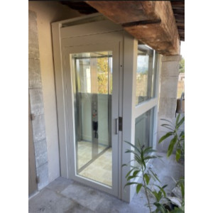 https://www.techni-contact.site/ressources/images/produits/merchandising/installation-d-un-ascenseur-privatif-21735143-1.jpg - Fabrication sur-mesure