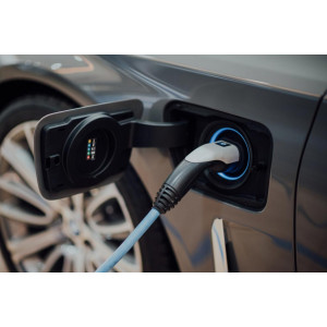 https://www.techni-contact.site/ressources/images/produits/merchandising/installation-de-bornes-de-recharge-electriques-27437533-1.jpg - Installation de bornes de recharge chez les professionnels et les particuliers en Occitanie