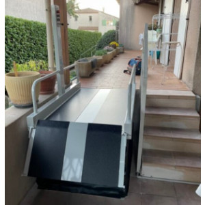 https://www.techni-contact.site/ressources/images/produits/merchandising/installation-de-plate-forme-84246933-1.jpg - Résistance aux intempéries