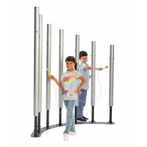 https://www.techni-contact.site/ressources/images/produits/merchandising/instrument-de-musique-d-exterieur-cloches-tubulaires-forest-31748275-1.jpg - Âge : 3 ans et plus - 7 tubes métalliques de différentes longueurs - Ancrage en béton ou plat - Livrées avec 2 maillets