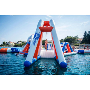 Jeu aquatique gonflable 4 personnes - Dimensions : L 6 m x l 3 m x h 4 m