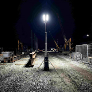 https://www.techni-contact.site/ressources/images/produits/merchandising/lampadaire-solaire-led-3000-lumens-36ah-61122429-1.jpg - Autonomie : 40 h - 48000 Lm