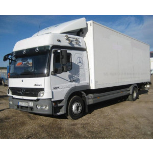 Location camion fourgon porte vêtements Mercedes occasion - Puissance : 240 CV, cylindrée : 6374  cm3