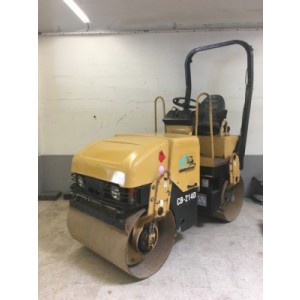 https://www.techni-contact.site/ressources/images/produits/merchandising/location-compacteur-a-rouleaux-vibrants-41243144-1.jpg - 
Capacité de travail : 2000 kg