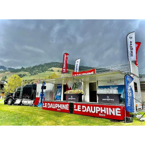 https://www.techni-contact.site/ressources/images/produits/merchandising/location-du-camion-podium-evenementiel-36364593-1.jpg - Jusqu'à 8 hauts-Parleur Bose 802III