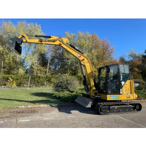 https://www.techni-contact.site/ressources/images/produits/merchandising/location-pelleteuse-sur-chenilles-25877444-1.jpg - Capacité de travail : 6500 kg