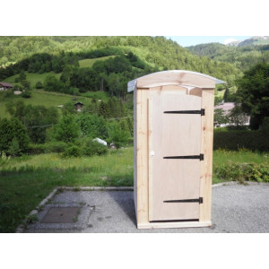 https://www.techni-contact.site/ressources/images/produits/merchandising/location-toilette-seche-autonome-pour-evenements-33235769-1.jpg - Surface antidérapante pour plus de sécurité