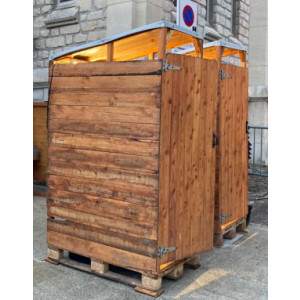 https://www.techni-contact.site/ressources/images/produits/merchandising/location-toilette-seche-eco-responsable-67467425-1.jpg - Hauteur 220 cm, Largeur 90 cm, Profondeur 120 cm