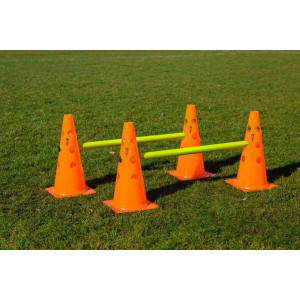 https://www.techni-contact.site/ressources/images/produits/merchandising/lot-de-4-cones-d-agilite-avec-barres-47268497-1.jpg - Hauteur : 38 cm - Matière : PVC flexible