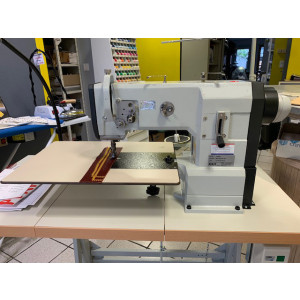 https://www.techni-contact.site/ressources/images/produits/merchandising/machine-a-coudre-industrielle-grande-capacites-92423571-1.jpg - Vitesse : 2 800 points/minute
