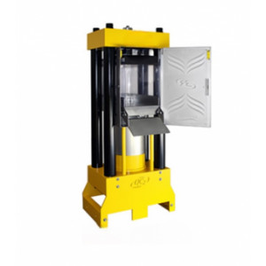 https://www.techni-contact.site/ressources/images/produits/merchandising/machine-d-essais-4-colonnes-pour-blocs-et-cylindres-75693735-1.jpg - Capacité : 2000-3000-4000 KN