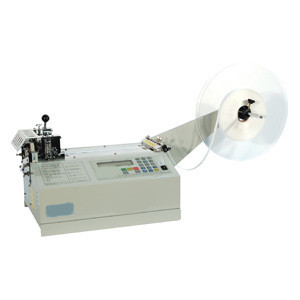 https://www.techni-contact.site/ressources/images/produits/merchandising/machine-de-coupe-a-froid-automatique-75414814-1.jpg - Largeur de coupe maxi de 110mm - Longueur de coupe de 1 mm et 300 m