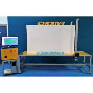https://www.techni-contact.site/ressources/images/produits/merchandising/machine-de-decoupe-cnc-fil-chaud-12641175-1.jpg - Vitesse maximale : 1.8 m/min