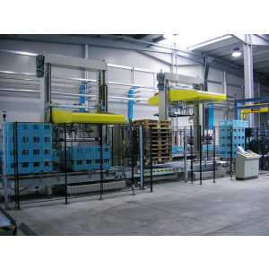 https://www.techni-contact.site/ressources/images/produits/merchandising/machine-double-fonction-de-palettisation-ou-la-depalettisation-61327771-1.jpg - Matériau (Caisses) : Plastique