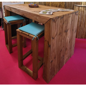 https://www.techni-contact.site/ressources/images/produits/merchandising/mange-debout-korniche-en-pin-85927695-1.jpg - Encombrement : 1,40 x 0,80 m