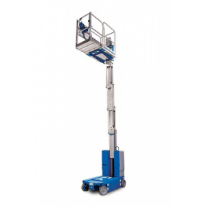 https://www.techni-contact.site/ressources/images/produits/merchandising/mat-vertical-automoteur-77736734-1.jpg - Hauteur de travail : 5,45 m