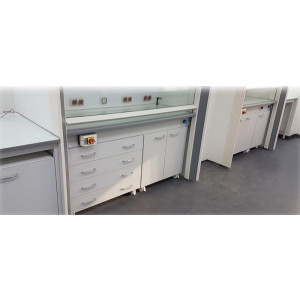 https://www.techni-contact.site/ressources/images/produits/merchandising/meuble-sous-paillasse-35133447-1.jpg - En mélaminé blanc 19 mm avec chants PVC 2 mm blanc