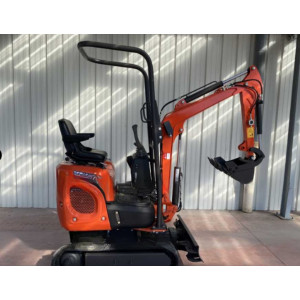https://www.techni-contact.site/ressources/images/produits/merchandising/mini-pelle-900-kg-31624793-1.jpg - Poids opérationnel : 900 kg