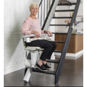 https://www.techni-contact.site/ressources/images/produits/merchandising/monte-escalier-compact-94724491-1.jpg - Recharge continue pour une utilisation sans contrainte
