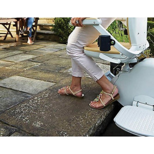 https://www.techni-contact.site/ressources/images/produits/merchandising/monte-escalier-pour-escalier-exterieur-73146813-1.jpg - Un modèle pour les escaliers droits extérieurs