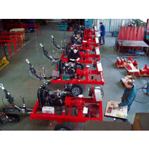 https://www.techni-contact.site/ressources/images/produits/merchandising/motopompes-incendie-mobiles-81617814-1.jpg - De 30 à 700m3/h
