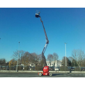 Nacelle articulée électrique occasion - Capacité : 200 Kg - Année : 2013