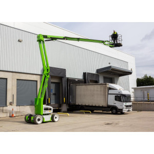 Nacelle automotrice à flèche volante - Capacité : 2 personnes - Hauteur : 15,5 m - Allonge : 9,7 m