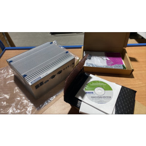 https://www.techni-contact.site/ressources/images/produits/merchandising/ordinateurs-pc-industriel-fanless-intel-atom-d525-ark-3403-28355272-1.jpg - Ordinateur industriel embarqué ARK-3403-D6A1E_BA1, compact et sans ventilateur, équipé d'un processeur Intel Atom D525 Dual Core 1.8GHz. Solution robuste pour applications industrielles avec multiples connectiques et options d'extension. Caractéristiques