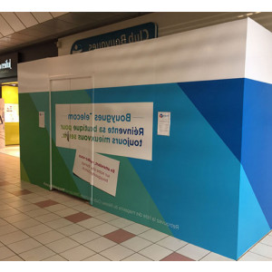 https://www.techni-contact.site/ressources/images/produits/merchandising/palissade-de-magasin-en-renovation-67132154-1.jpg - Palissade magasin en centre commercial
