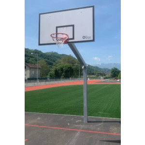 https://www.techni-contact.site/ressources/images/produits/merchandising/panier-de-basket-ball-exterieur-a-sceller-42677712-1.jpg - Hauteur : 3,05 m - Déport : 2,25 m