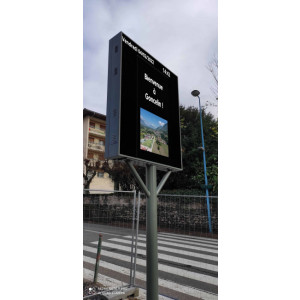 Affichage dynamique LED simple face  - Les formats standards sont proposés dans la fiche produit ci-dessous  et réalisation de formats spécifiques sur demande