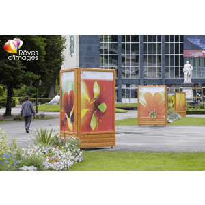 Panneau d'affichage bois 3 faces - Mobilier pour expo et affichage temporaire en exterieur - Location - Vente