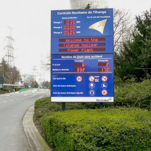 https://www.techni-contact.site/ressources/images/produits/merchandising/panneau-d-affichage-electronique-production-industriel-65287493-1.jpg - Afficheur électronique