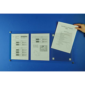 https://www.techni-contact.site/ressources/images/produits/merchandising/panneau-d-affichage-mural-en-plexiglas-a3-72132739-1.jpg - 3 pochettes pour A3 présentées à la verticale - Largeur : 97 cm - Hauteur : 46 cm