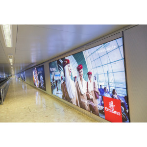 https://www.techni-contact.site/ressources/images/produits/merchandising/panneau-publicitaire-lumineux-45292143-1.jpg - Surface visible : 1930 x 4800 mm ou 1500 x 3600 mm