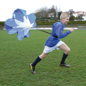 Parachute entrainement athléstisme - Matière : Nylon - Permet de travailler puissance et vitesse