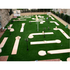 Parcours mini golf à 12 pistes - Eléments de piste : 46 ou 67 - Obstacles : 22 ou 34